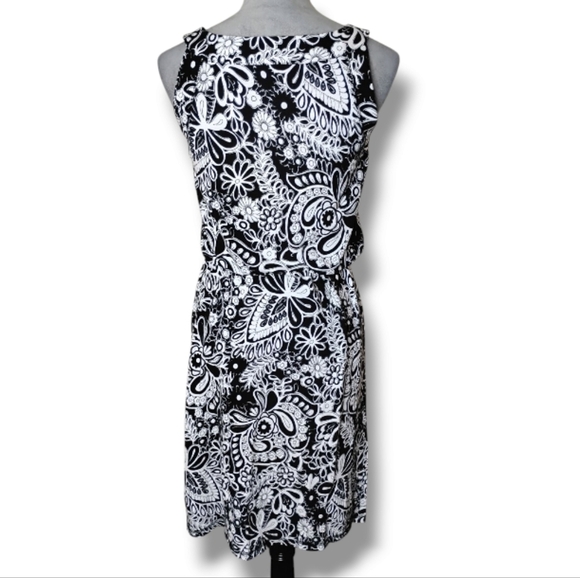 T by Talbots Blouson Knit Dress Petite Black/White Elastic Waist Travel Friendly - Picture 4 of 6